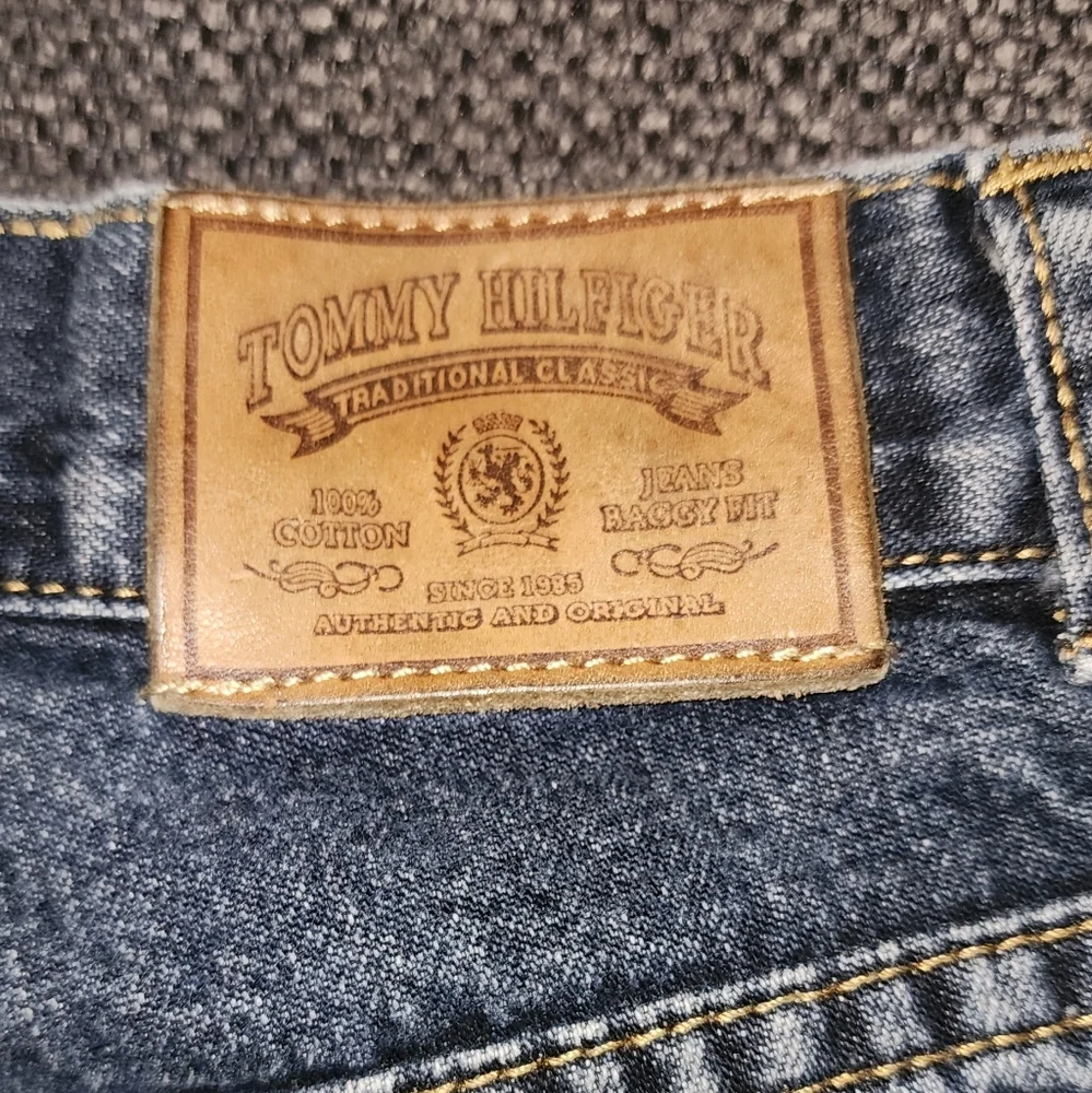 BOYS SIZE 8 TOMMY HILFIGURE JEANS